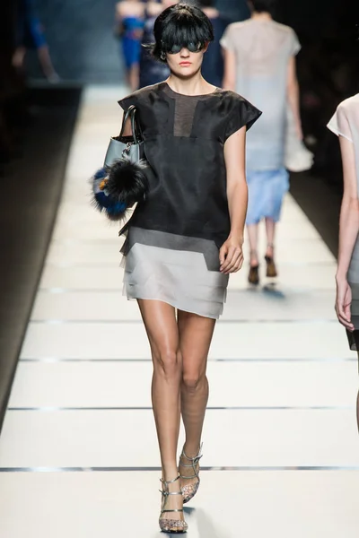 Look 11